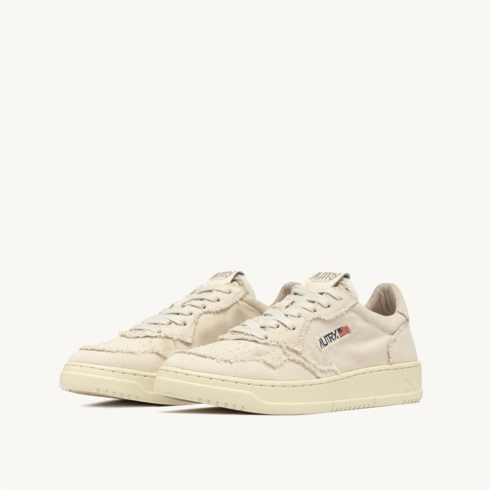 Autry Canvas Medalist Cream Sneakers - LIKE NEW 38